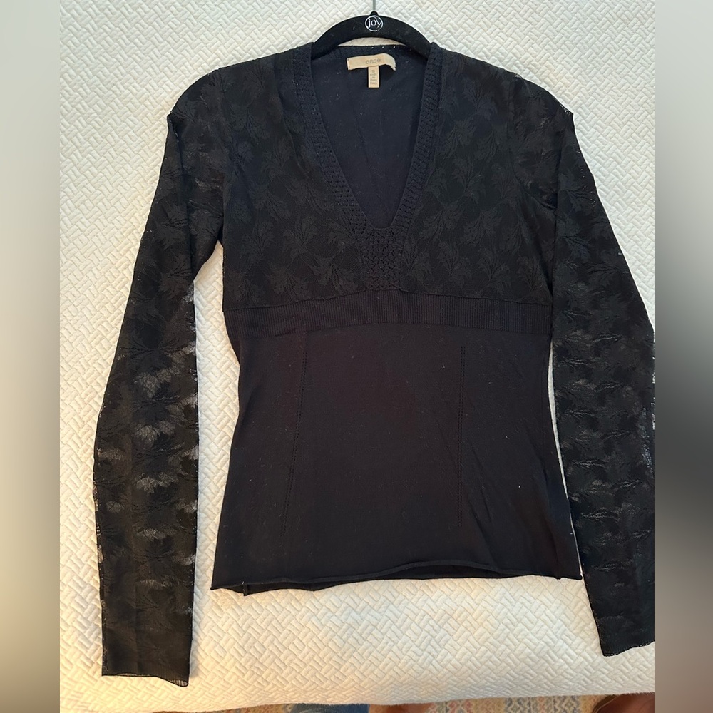 Easel - Fitted Black Long Sleeve V-Neck Top stretch lace inset and sleeve.